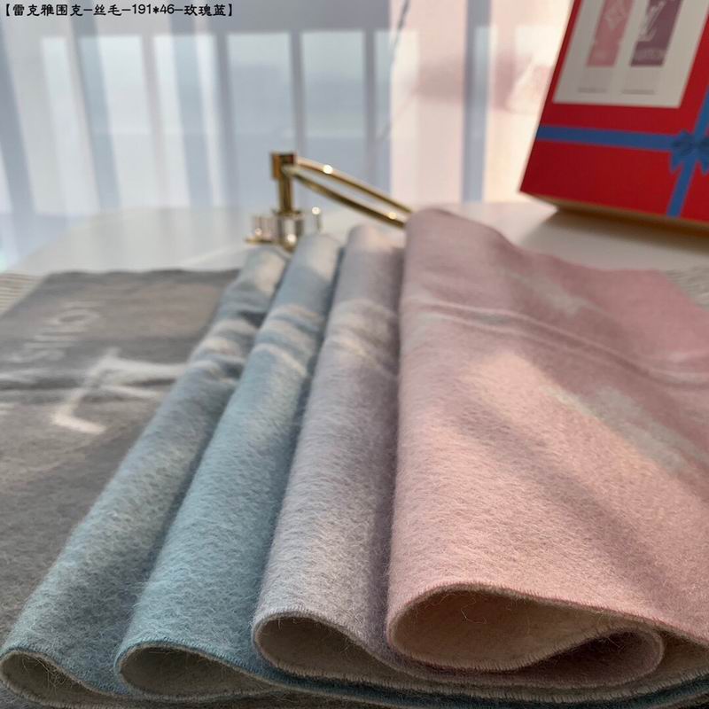 LV scarf 191X46cm E08